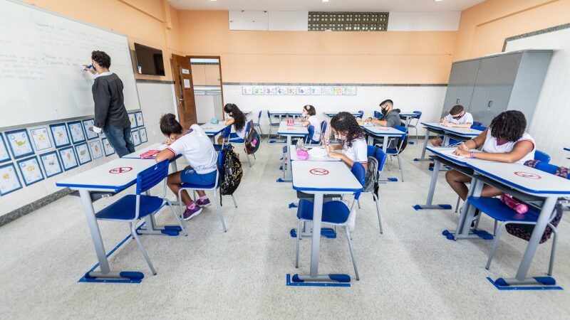 Vitória oferece 4.525 vagas para ensino fundamental e EJA