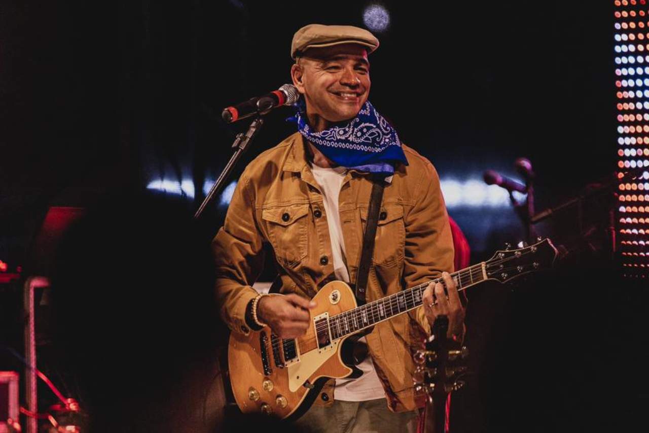 Anderson Ventura e o Reggae: Um Concerto ao Ar Livre na Primavera