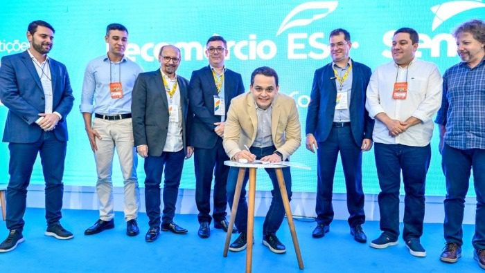 Vitória Investe no Futuro: Contrato para 804 novas vagas em cursos é firmado