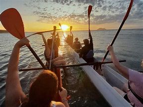Calçadão Vila Velha – Competição de Canoa havaiana agita Praia da Costa.