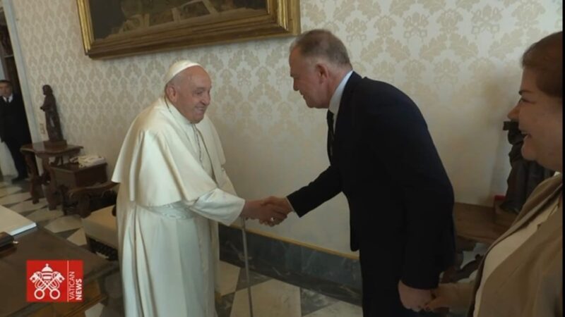 Calçadão / Roma – Em novembro de 2024 o Papa Francisco recebeu Renato Casagrande e Maria Virginia no Vaticano