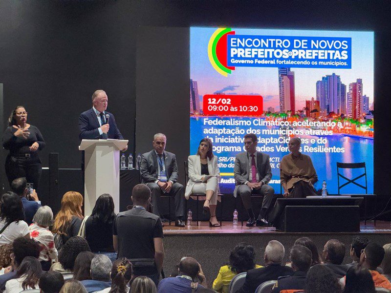Calçadão Meio Ambiente – Gov. Casagrande alerta aos novos prefeitos para causas sobre o meio ambiente.