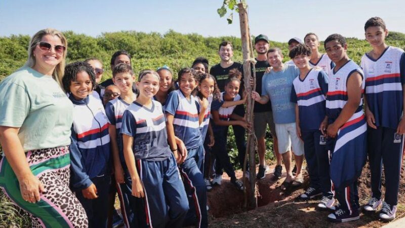 Calçadão Meio Ambiente – Parque Natural Municipal de Jacarenema recebe mudas de árvores