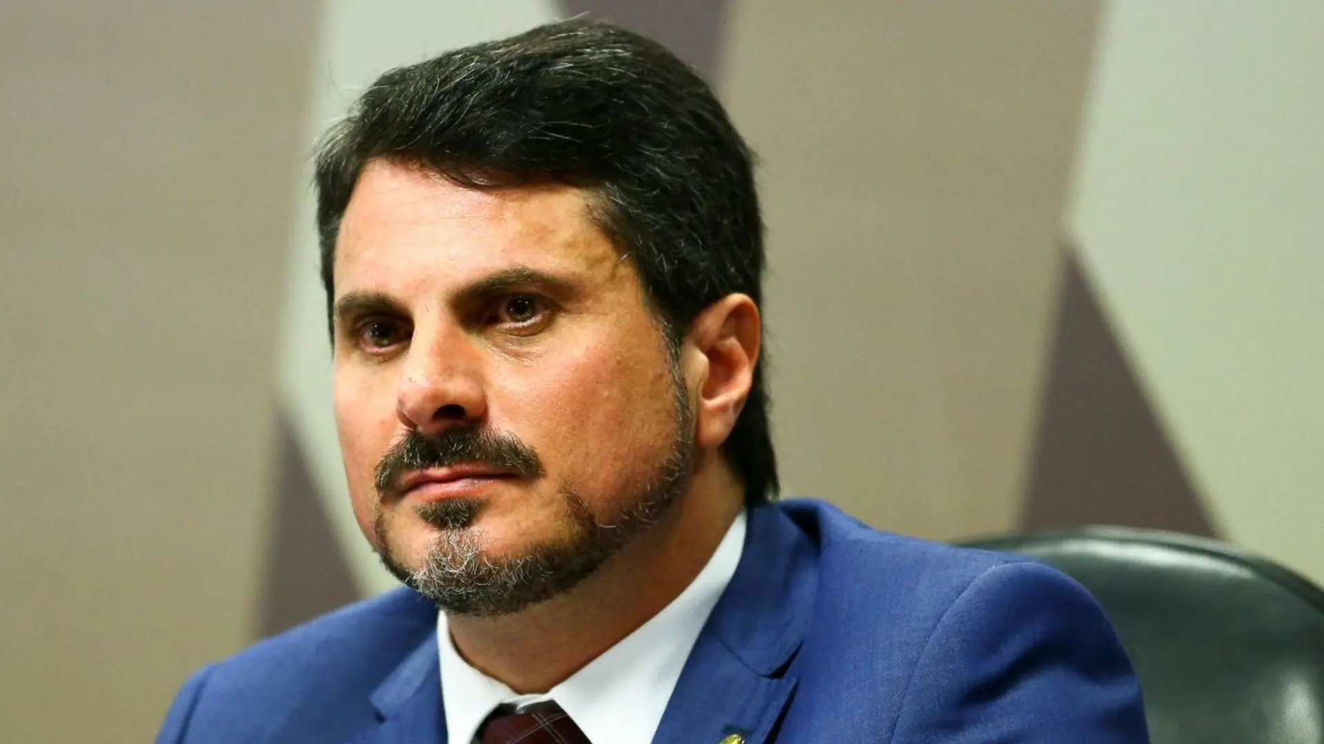Calçadão Brasil – Alexandre de Moraes persegue senador capixaba por descordar de ações do Ministro do STF