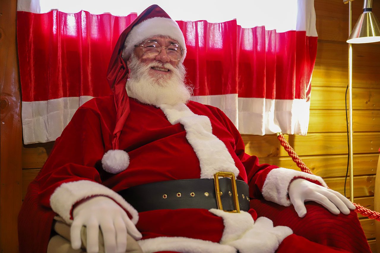 Calçadão Grande Vitória  – Papai Noel chegou  com muita luz e queima de fogos em Cariacica