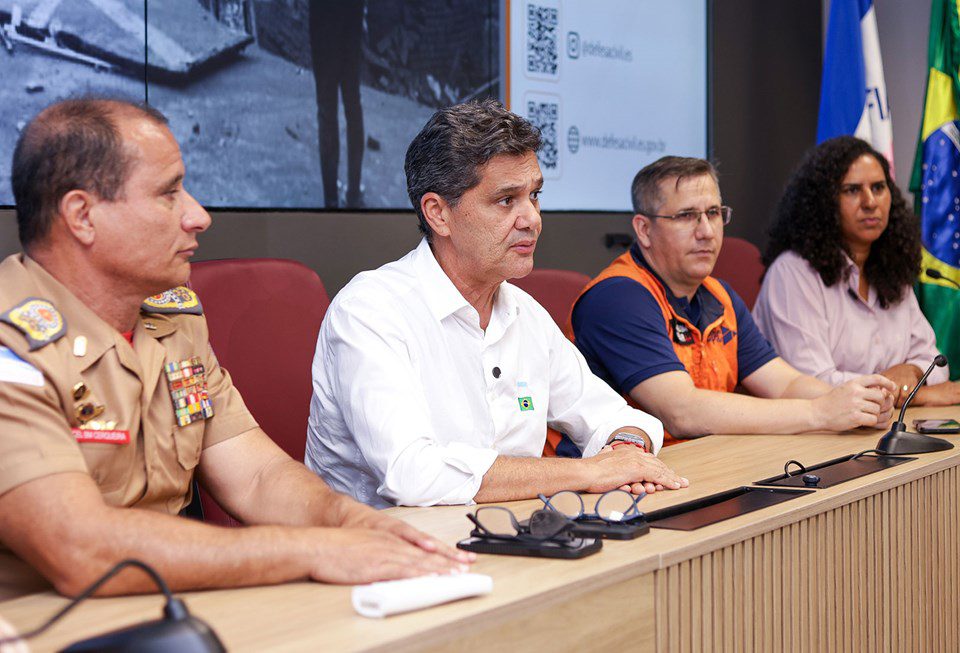 Calçadão ES – Ricardo Ferraço coordena ações em solidariedade ao povo de Minas Gerais
