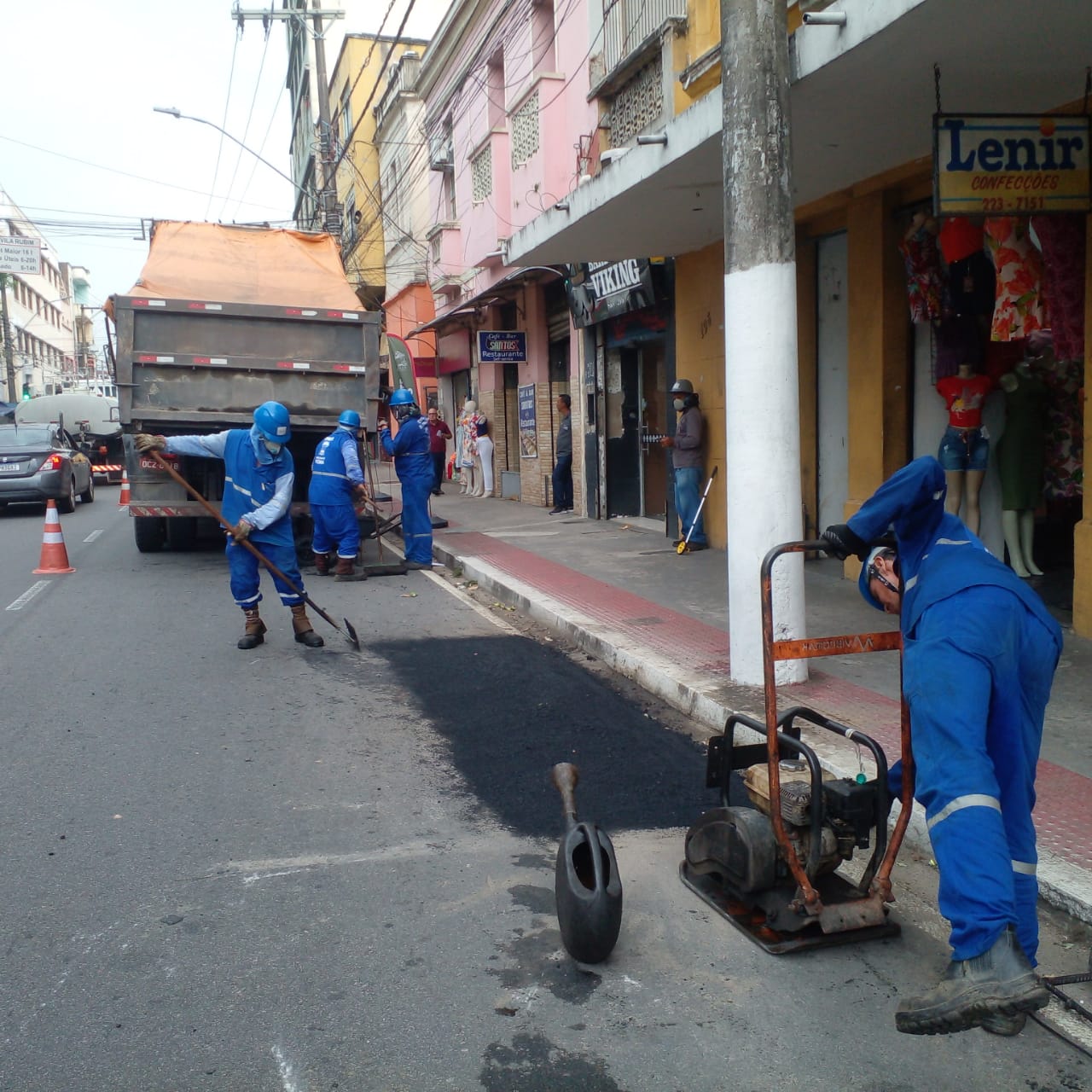 Calçadão Vitória – Regional Centro realiza serviços de  manutenção nas orincipais avenidas do Centro