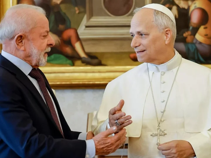 Calçadão Mundo – Lula defende amor ao próximo em manifestação de Solidariedade ao Papa Leão XIV