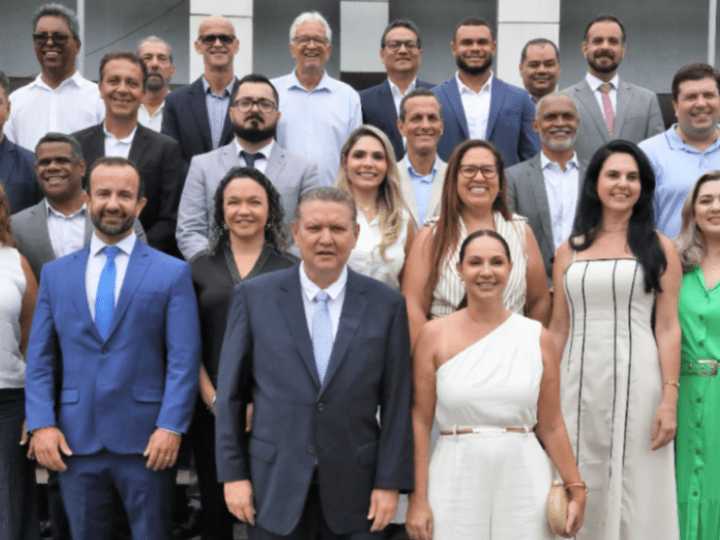 Calçadão Cariacica – Gestão Euclerio Sampaio facilita negociação de débitos e municípes aderem as negociações.