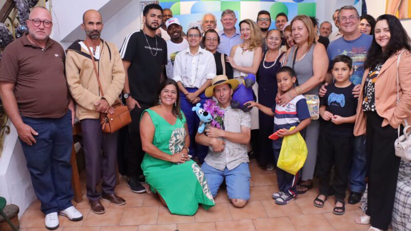 Calçadão Cultura – Professor Jadir Pela faz Lançamento do Livro “O Caminhar de uma Educação Inovadora