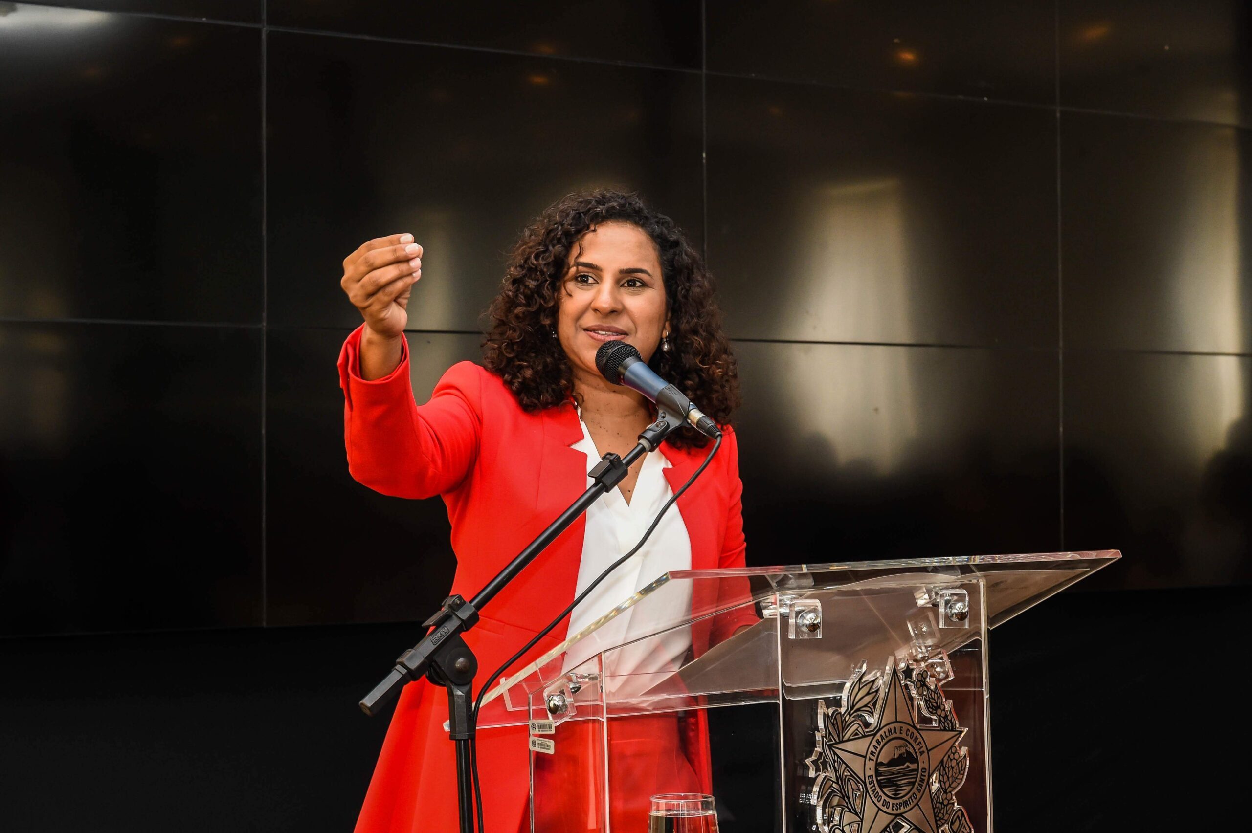 Entrevista – Jaqueline Moraes – Da Praça Costa Pereira ao Palácio Anchieta: a trajetória de uma mulher humilde e digna de apoio