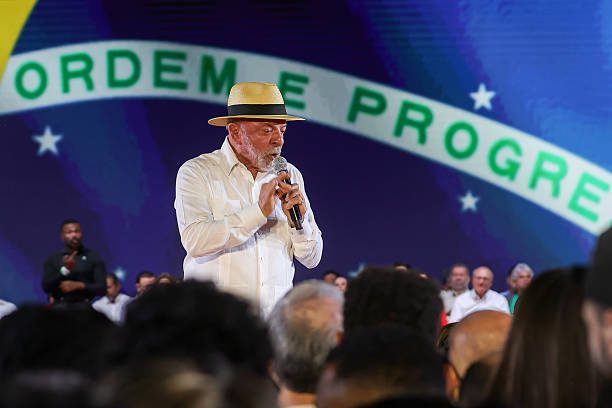 Calçadão Brasil – Eleições – Luis Inácio Lula da Silva retorna as bases do princípio do movimento sindical em início de campanha