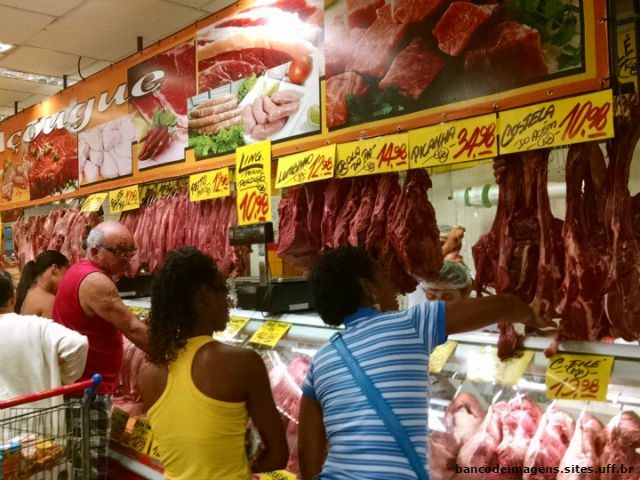 Calçadão Saúde – Dia Mundial da Alimentação: a segurança dos alimentos começa antes do preparo