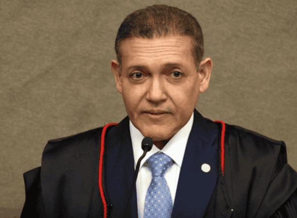 Calçadão Brasil – Ministro citado em festa com mulheres no triplex de Daniel Vocaro