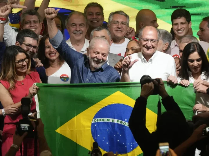 Calçadão Brasil – 30 milhões de vizualizações – Ana Paula Publica vídeo de conscientização a favor de Lula e incentiva público votar na reeleição