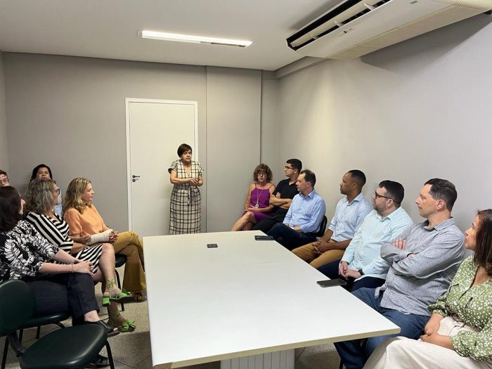 Secretaria de Saúde de Vitória entrega nova sala de webconferência da Escola Técnica do SUS