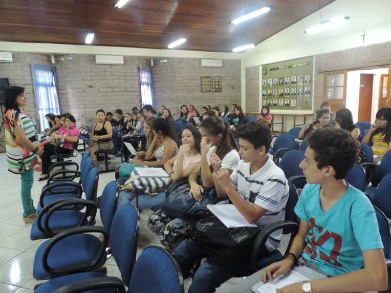 Inscrições abertas para oficinas de poesia, dança, tranças e hip hop