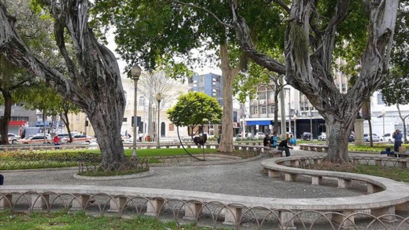 Moradores e Prefeitura realizam feira de cultura e empreendedorismo na Praça Costa Pereira