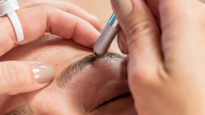 Microblading Fio a Fio 3D: A Técnica que Transforma Sobrancelhas em Obras de Arte