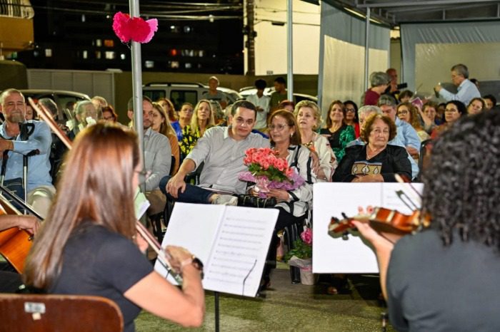 Mães são homenageadas na Biblioteca Municipal com Sarau Poético