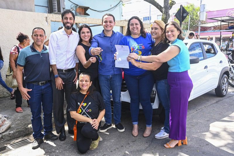 Doação de Emenda Parlamentar possibilita entrega de veículo ao Amaes