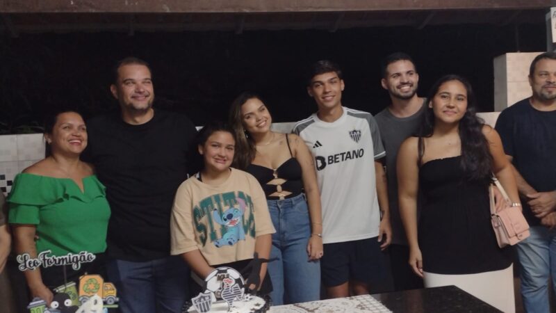 Calçadão Vitória – Leonardo Amorim comemora aniversários com amigos e familiares