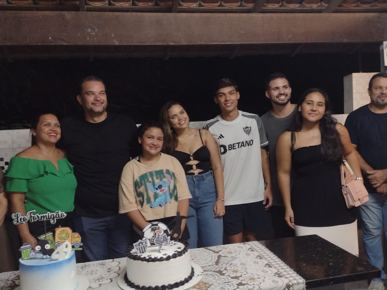 Calçadão Vitória – Leonardo Amorim comemora aniversários com amigos e familiares