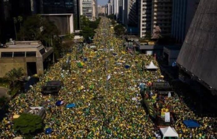 Calçadão Brasil – Movimento Verde e Amarelo segue vivo no coração do Brasil.