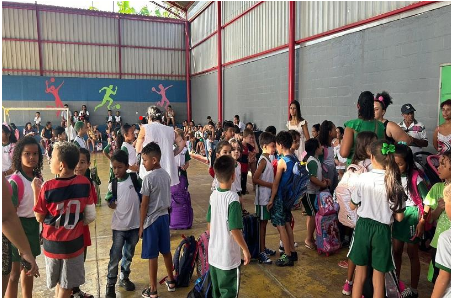 Calçadão Serra – Comunidade escolar da Boas-Vindas aos alunos