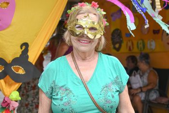Calçadão Vitória – Semas: clima de carnaval leva mais alegria, cores e animação para os serviços