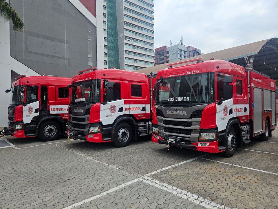 Calçadão ES – Governo do estado entrega nova viaturas ao Corpo Bombeiros