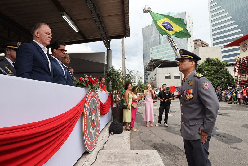 Calçadão ES – Jose Renato Casagrande prestigia Corpo de Bombeiros PM