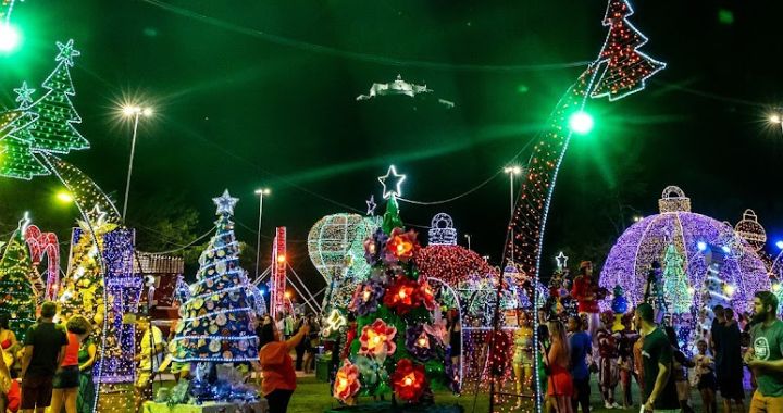 Calçadão natal – Prainha de Vila Velha encanta famílias em clima Natalino.