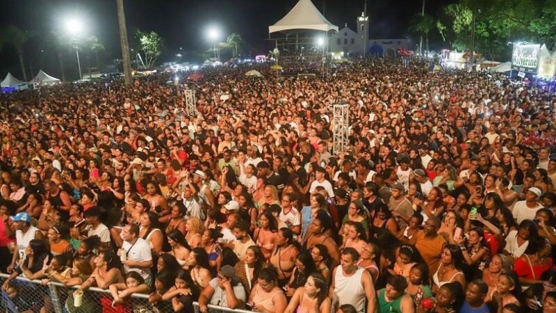 Cerca de 30 mil pessoas prestigiaram o show do Pixote em Nova Almeida