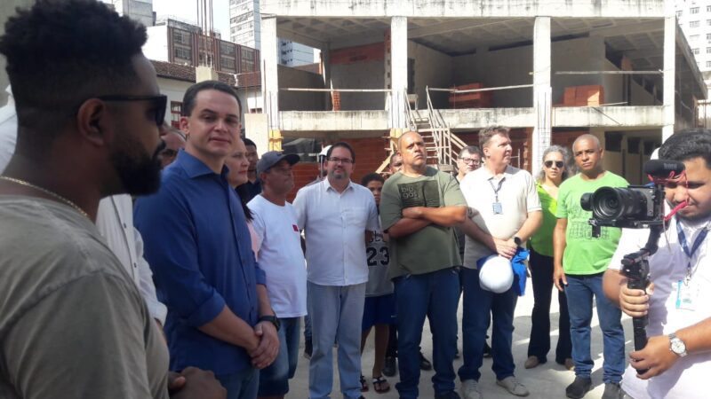 Calçadão Vitória – Reiniciada as obras de construção da EMF São Vicente de Paulo