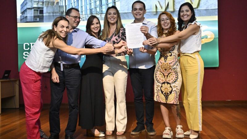 Pazolini dá posse a professores do primeiro concurso da Educação Especial de Vitória